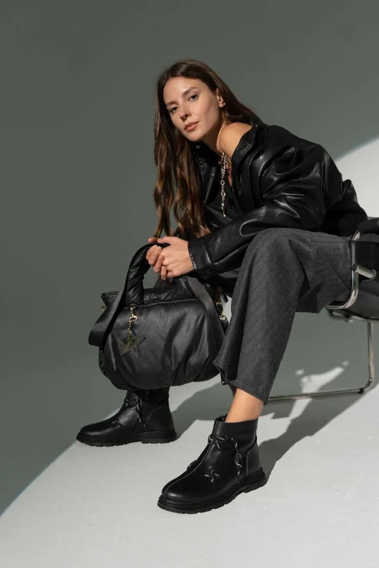 SKB-002 Atomic Siyah Deri Kadın Bot