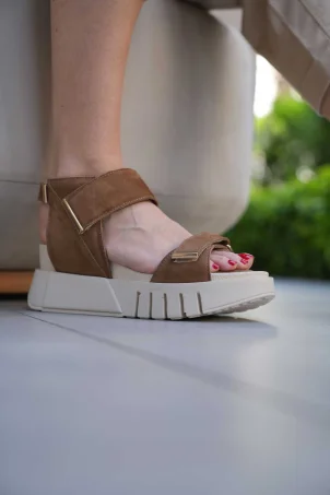 SKD-012 Smart Kahverengi Nubuk Kadın Sandalet