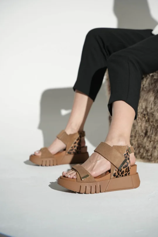 SKD-012 Smart Taba Leopar Süet Kadın Sandalet