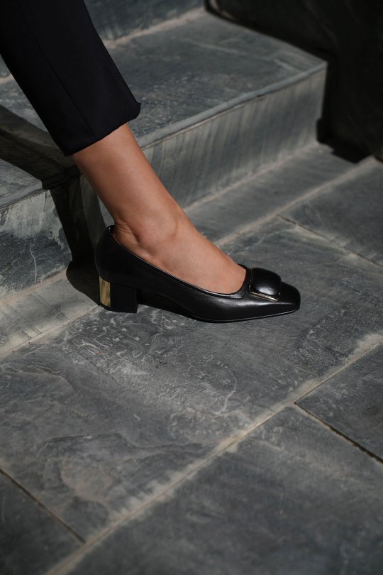SKT-044 Siyah Deri Kadın Topuklu Ayakkabı