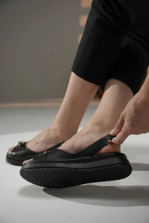 SKD-035 Siyah Tokalı Comfort Sandalet