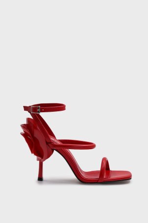 SKT-063 Kırmızı Deri Tek Bantlı Gül Aksesuarlı Topuklu Ayakkabı