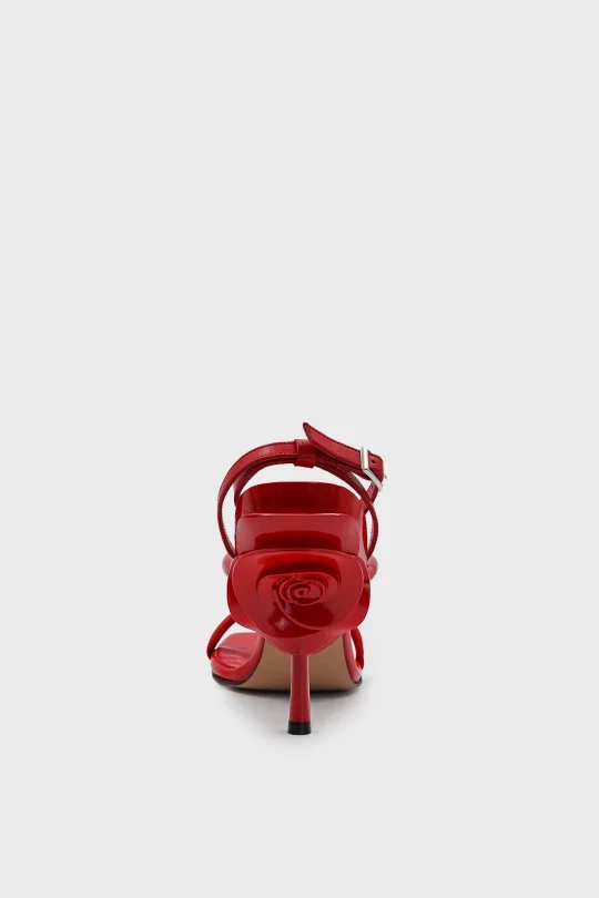SKT-063 Kırmızı Deri Tek Bantlı Gül Aksesuarlı Topuklu Ayakkabı