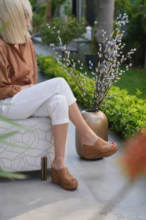 SKK-073 Taba Deri Platform Tabanlı Terlik