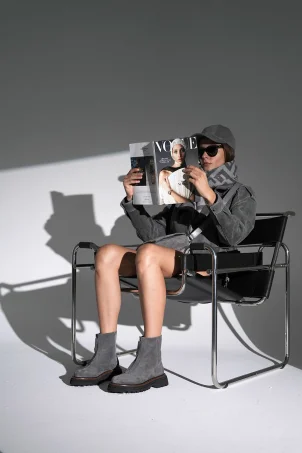 SKB-090 Gri Süet Kadın Bot