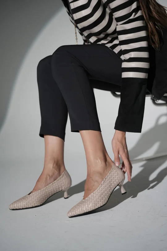 SKT-100 Bej Deri Kadın Topuklu Ayakkabı