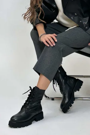 SKB-097 Siyah Deri Kadın Bot