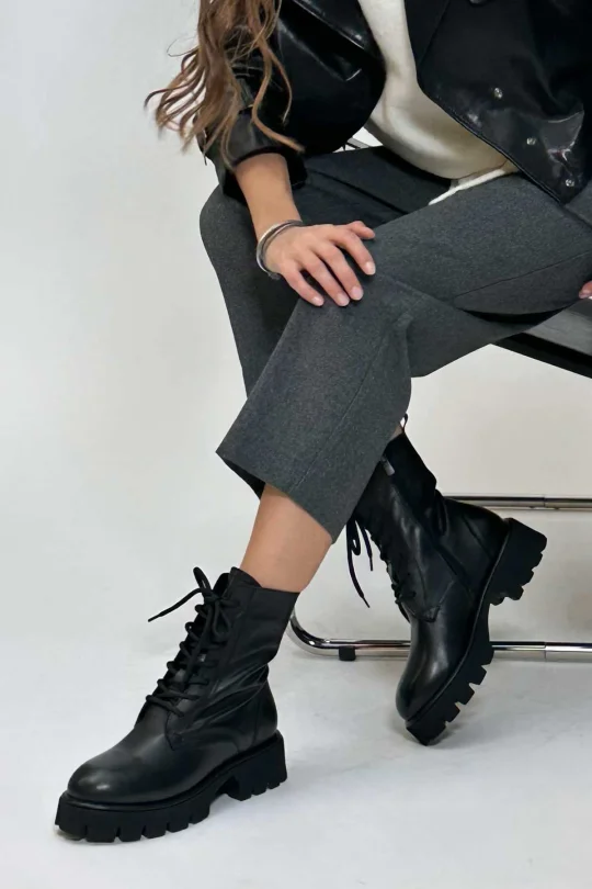 SKB-097 Siyah Deri Kadın Bot