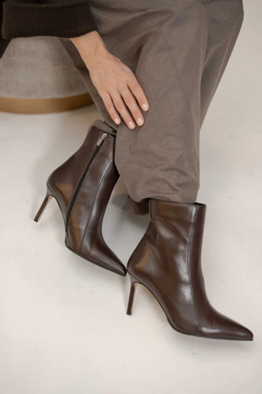 SKB-110 Kahverengi Deri Kadın Bot