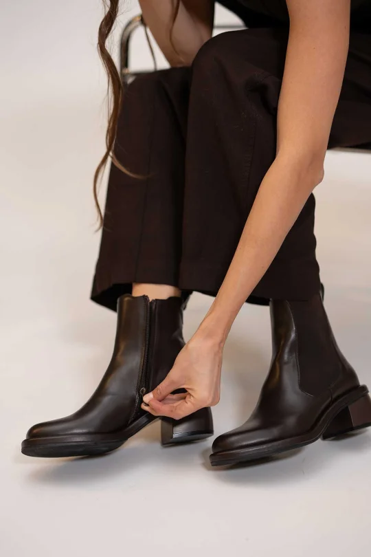 SKB-112 Kahverengi Deri Kadın Bot