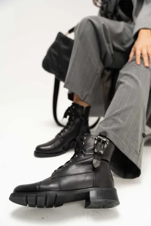 SKB-114 Siyah Deri Kadın Bot