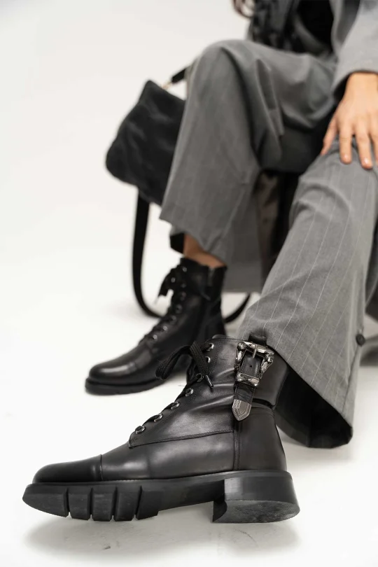 SKB-114 Siyah Deri Kadın Bot