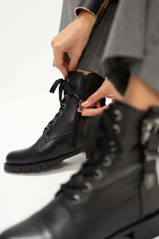 SKB-114 Siyah Deri Kadın Bot